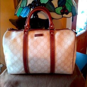 White Gucci Boston bag .